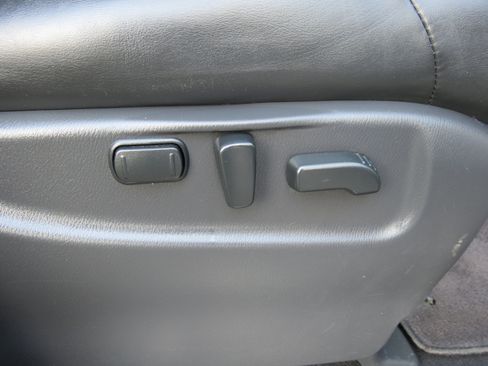 Used 2017 Nissan Armada SL w/ Interior Lighting Package image 38