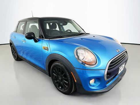 Used 2017 MINI Cooper 4-Door Hardtop FWD image 3