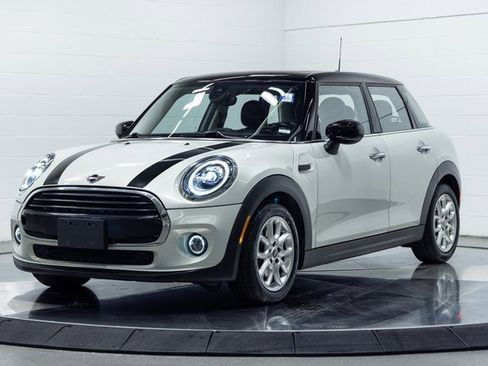 Used 2021 MINI Cooper 4-Door Hardtop image 6