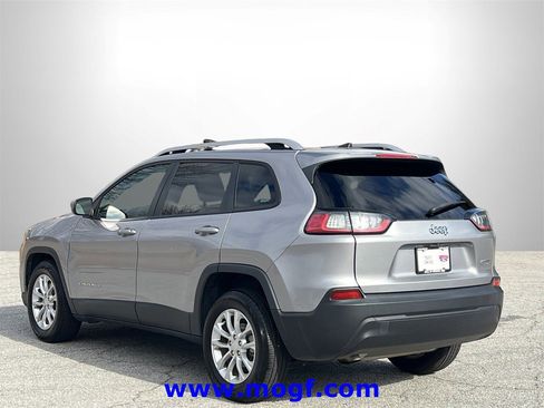 Used 2020 Jeep Cherokee Latitude image 2
