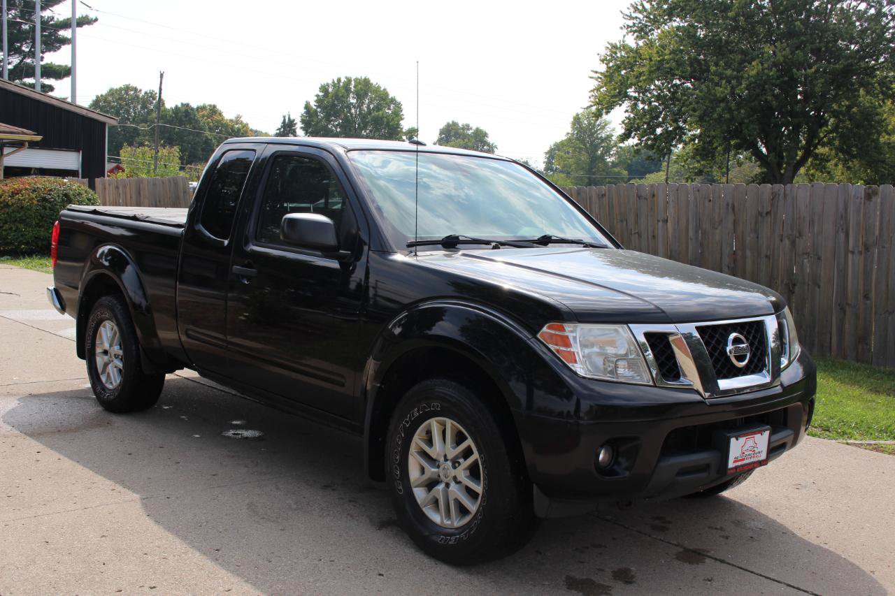 Used 2014 Nissan Frontier SV w/ SV Value Truck Package AWD/4WD image 2