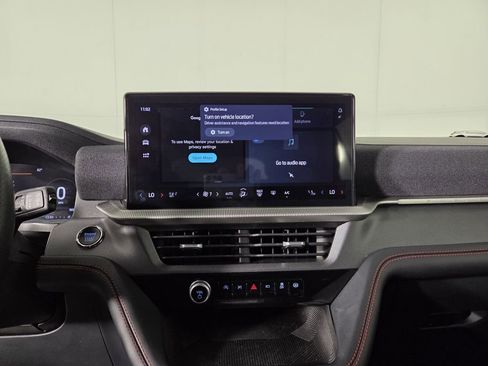 Used 2025 Ford Explorer ST-Line w/ ST-Line Street Pack image 19