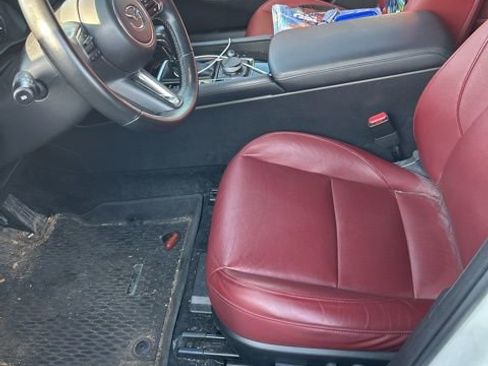 Used 2024 MAZDA MAZDA3 Hatchback w/Premium Plus Pkg image 5