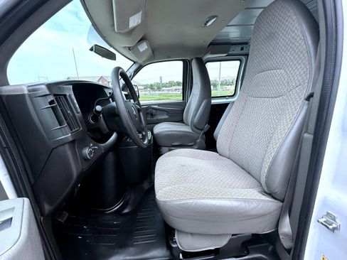 Used 2014 Chevrolet Express 1500 RWD image 11