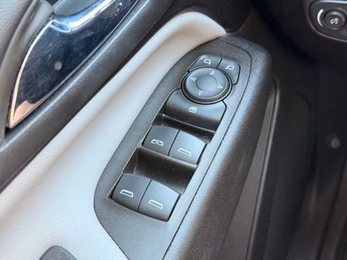 Used 2023 Chevrolet Equinox LT w/ LPO, Floor Liner Package FWD image 24