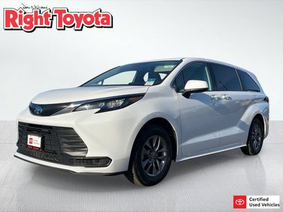 Certified 2025 Toyota Sienna LE