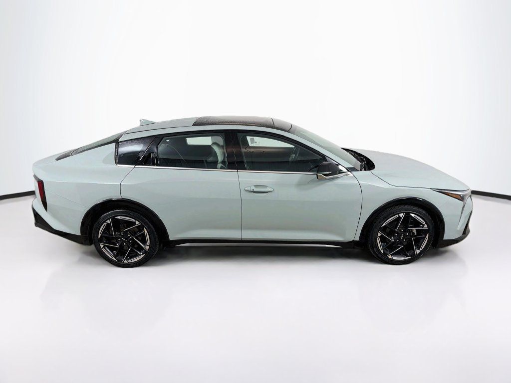 Used 2025 Kia K4 GT-Line w/ GT-Line Premium Package FWD image 4
