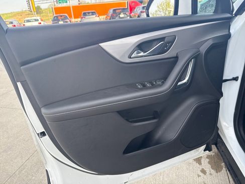 Used 2025 Chevrolet Blazer LT image 12