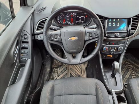 Used 2017 Chevrolet Trax LT FWD image 11