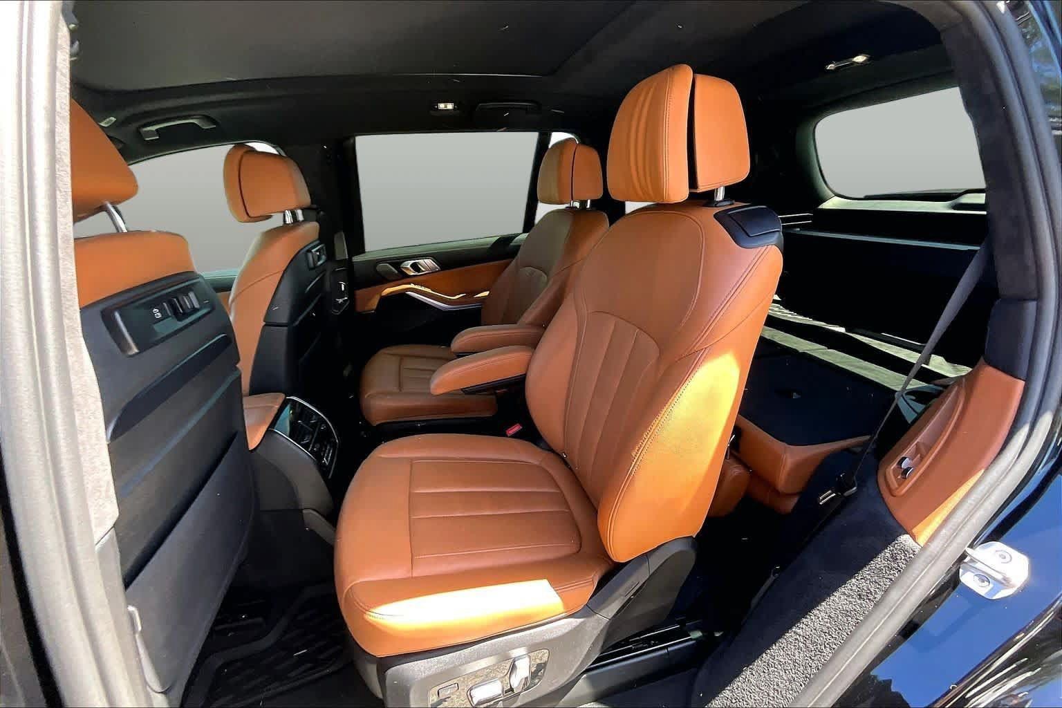 Used 2021 BMW X7 M50i w/ Executive Package AWD/4WD image 21