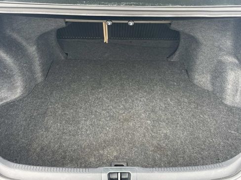 Used 2017 Toyota Camry LE FWD image 11