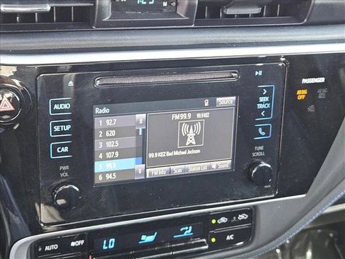 Used 2017 Toyota Corolla SE image 10