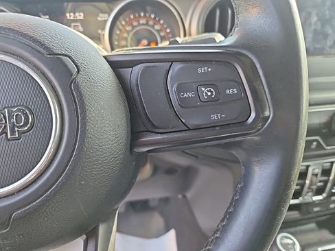 Used 2018 Jeep Wrangler Unlimited Sport S image 14