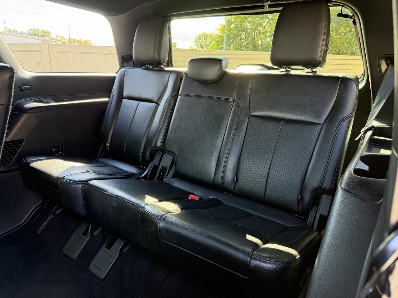 Used 2020 Ford Expedition XLT w/ Equipment Group 202A AWD/4WD image 16