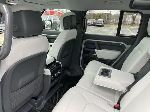 New 2026 Land Rover Defender 110 X-Dynamic SE AWD/4WD image 30