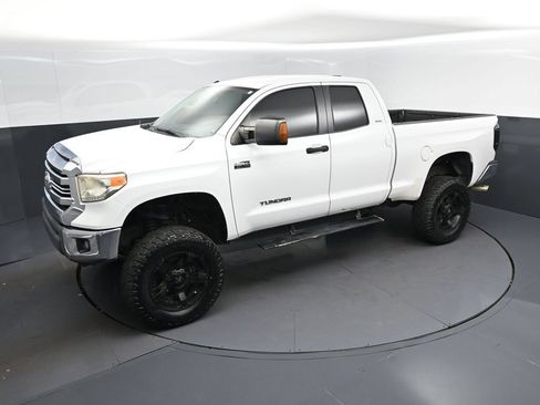 Used 2016 Toyota Tundra SR5 w/ SR5 Upgrade Package AWD/4WD image 31