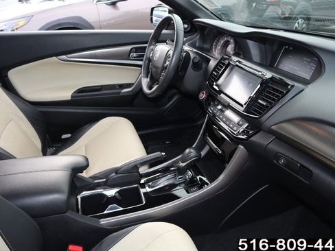 Used 2017 Honda Accord Touring image 25