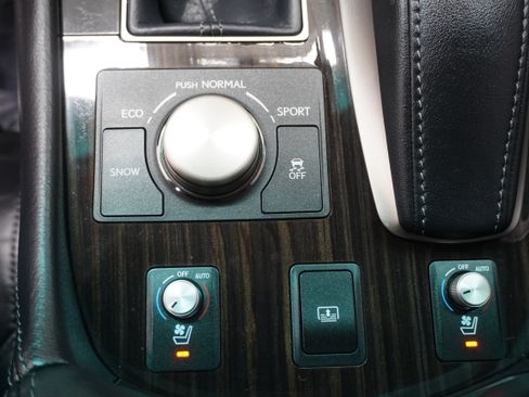 Used 2015 Lexus LS 460 w/ Comfort Package RWD image 25