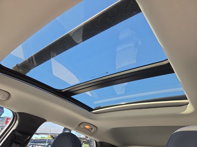 Certified 2022 Chevrolet Bolt EUV Premier w/ Launch Edition FWD image 24