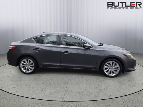 Used 2018 Acura ILX w/ Premium Package image 4