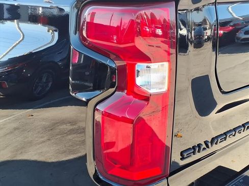 Used 2024 Chevrolet Silverado 1500 LT Trail Boss w/ LT Trail Boss Premium Package image 12