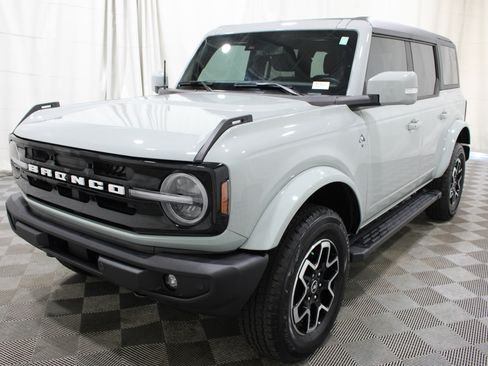 Used 2024 Ford Bronco Outer Banks AWD/4WD image 36