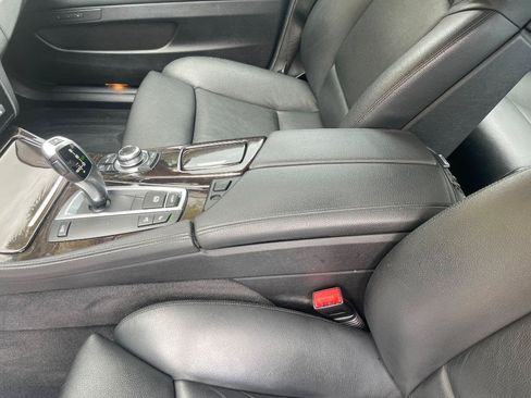 Used 2011 BMW 550i xDrive Sedan AWD/4WD image 16