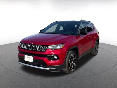 Used 2025 Jeep Compass Limited image 3