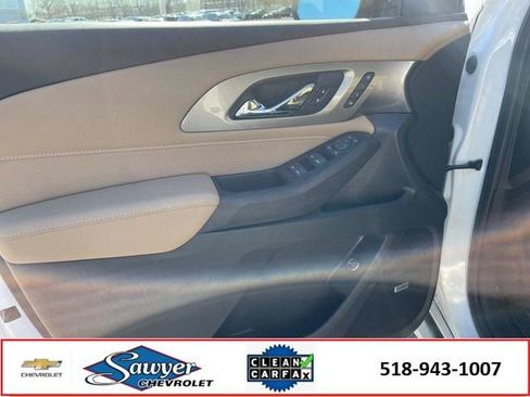 Used 2023 Chevrolet Traverse Premier AWD/4WD image 11