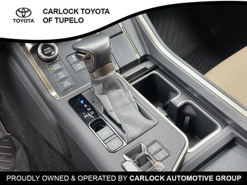 Used 2024 Lexus GX 550 image 21