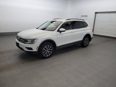 Used 2020 Volkswagen Tiguan SE AWD/4WD image 2