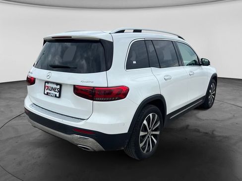Used 2023 Mercedes-Benz GLB 250 4MATIC w/ Premium Package image 10