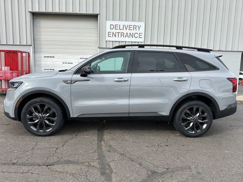 Certified 2023 Kia Sorento X-Line EX image 4