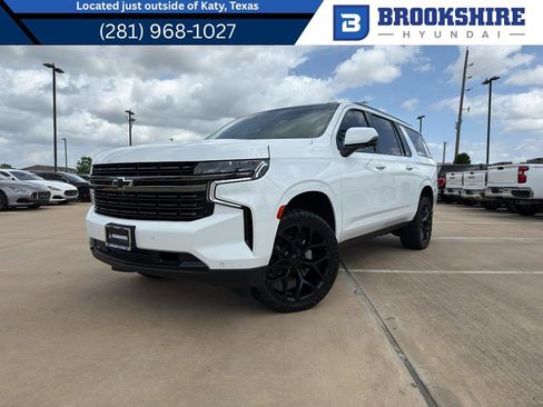 Used 2022 Chevrolet Suburban RST w/ Luxury Package RWD image 1