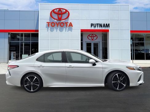 Used 2018 Toyota Camry XSE w/ Driver Assist Package FWD image 3