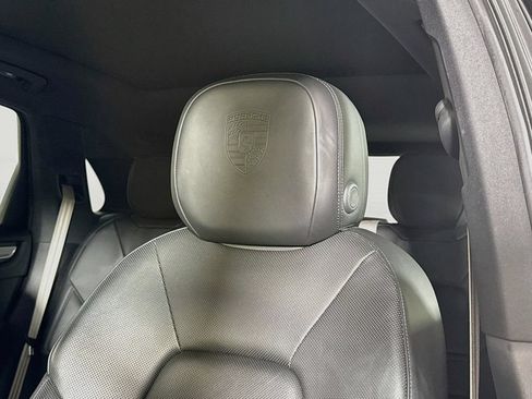 Certified 2023 Porsche Cayenne Platinum Edition AWD/4WD image 48