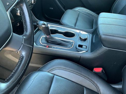 Used 2020 Chevrolet Traverse LT w/ LT Premium Package image 17