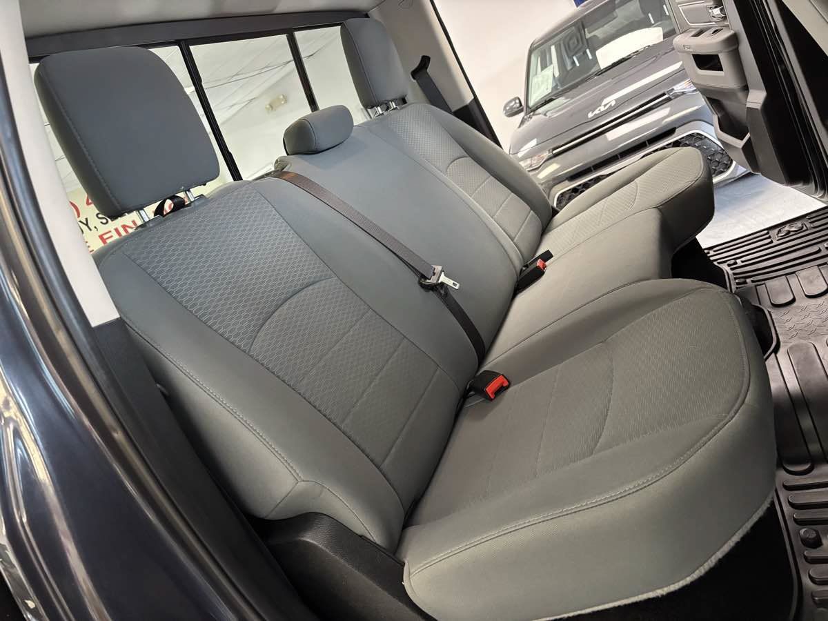 Used 2018 RAM 1500 Classic SLT AWD/4WD image 23
