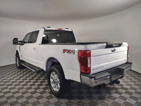 Used 2022 Ford F250 Lariat w/ Lariat Value Package AWD/4WD image 3