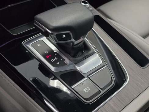 Certified 2025 Audi Q5 2.0T Premium Plus w/ Premium Plus Package image 17