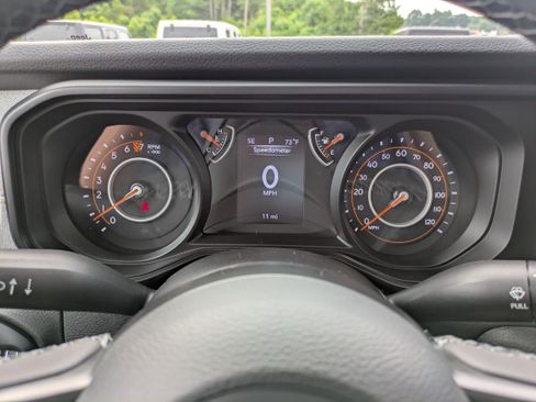 New 2025 Jeep Gladiator Sport image 15