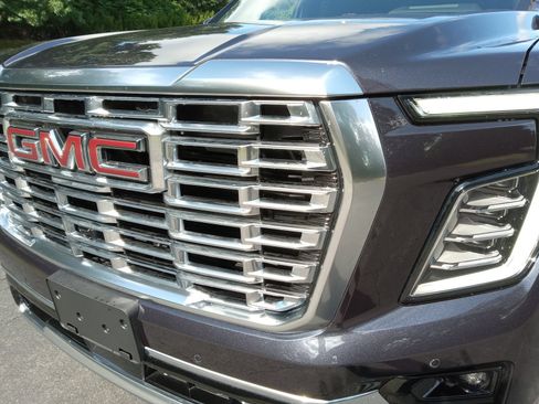 Used 2026 GMC Yukon Denali w/ Advanced Technology Package AWD/4WD image 7
