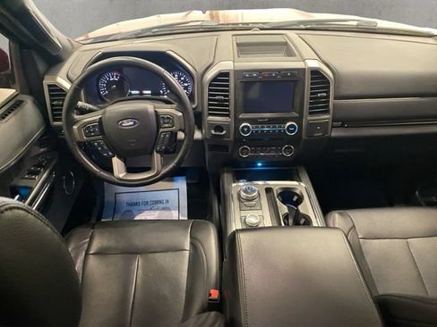 Used 2018 Ford Expedition XLT w/ Equipment Group 202A AWD/4WD image 2