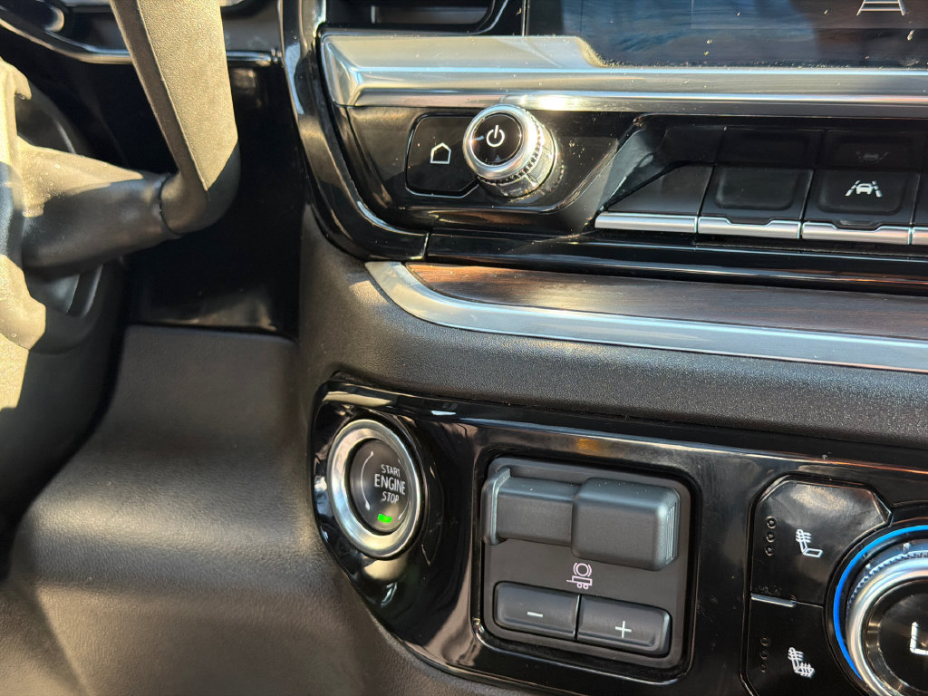 Used 2025 GMC Sierra 1500 SLT AWD/4WD image 28