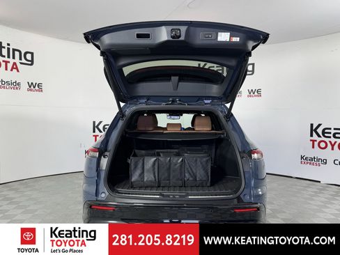 New 2025 Toyota Crown Signia image 11