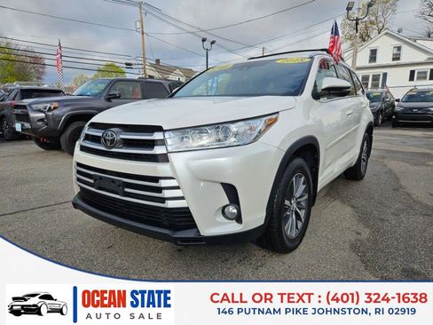 Used 2018 Toyota Highlander XLE image 1