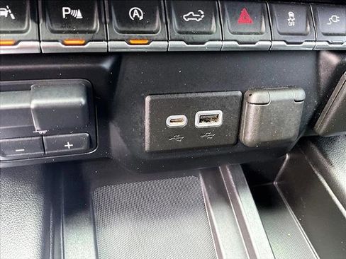 Used 2020 GMC Sierra 1500 AT4 w/ Off-Road Performance Package AWD/4WD image 26