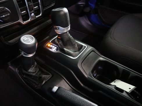 Used 2022 Jeep Gladiator Sport image 27