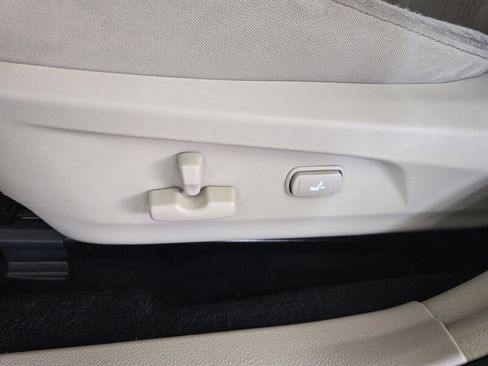 Used 2011 Subaru Outback 2.5i Premium image 18