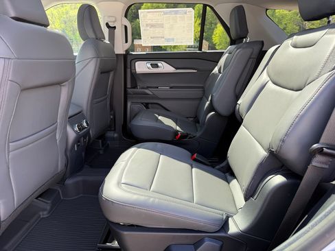 New 2026 Ford Explorer Active w/ Active Comfort Package AWD/4WD image 37